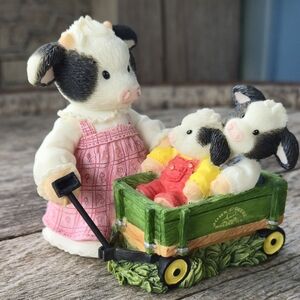 Mary's Moo Moos John Deere Enesco Cow & Wagon Figurine 1998 Weeeee Ride Together